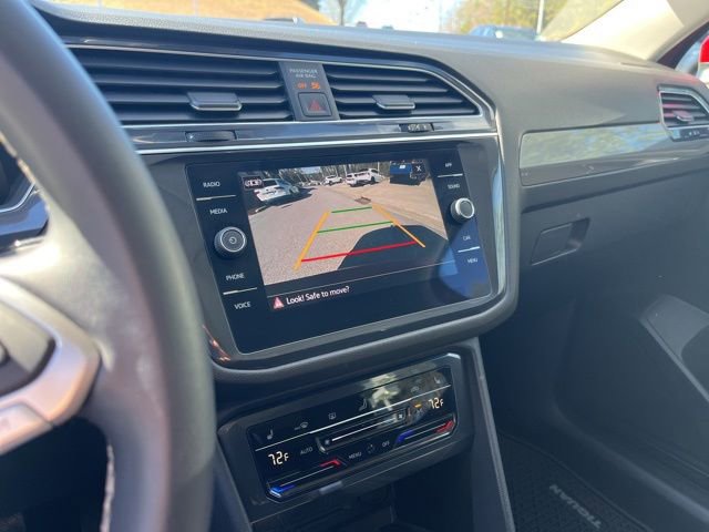 Used 2023 Volkswagen Tiguan SE w/ Panoramic Sunroof Package image 24