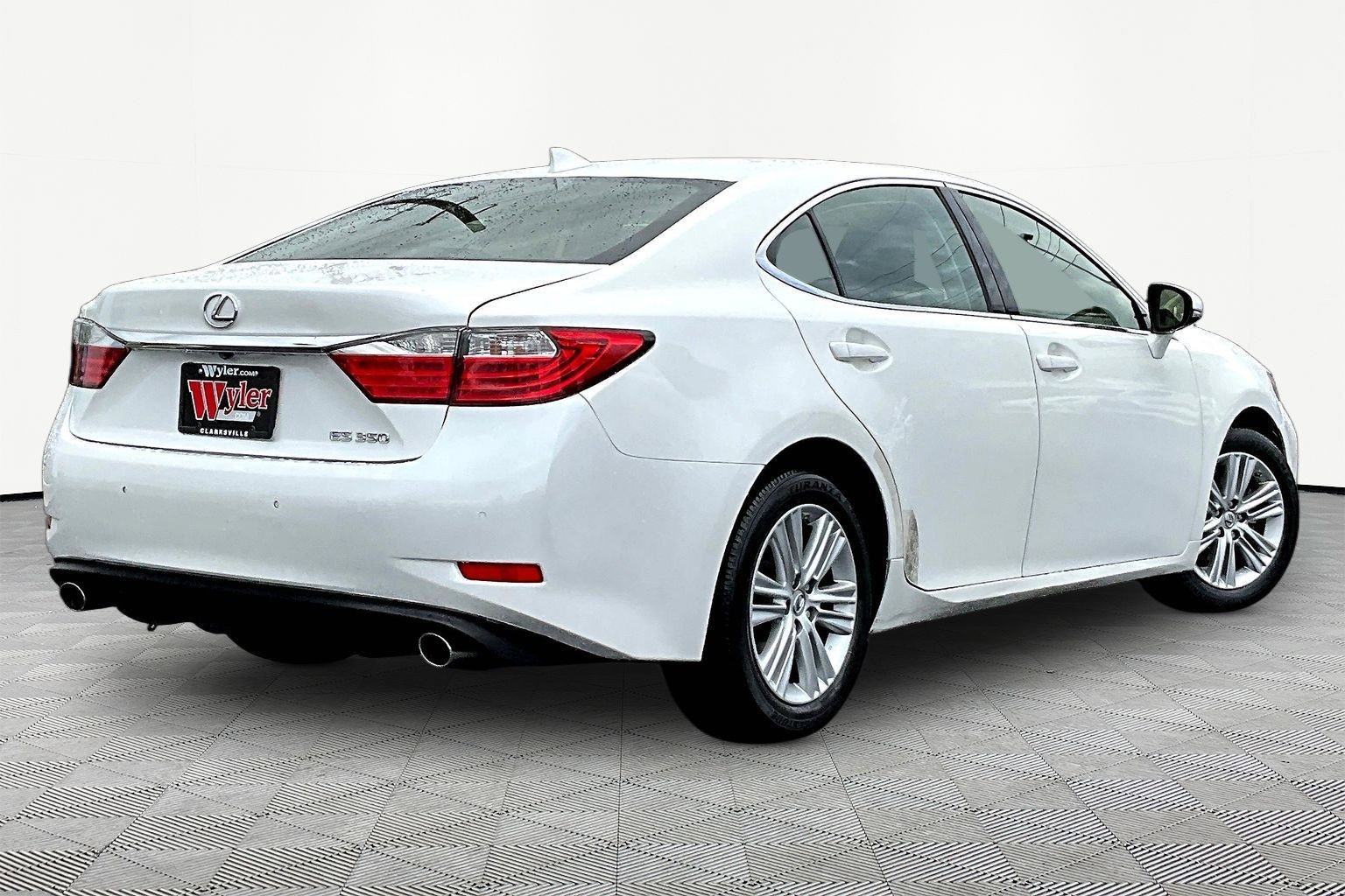 Used 2015 Lexus ES 350 w/ Premium Package FWD image 6