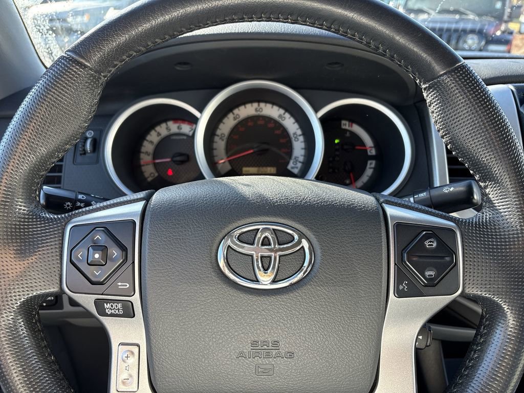 Used 2015 Toyota Tacoma 4x4 Double Cab image 13