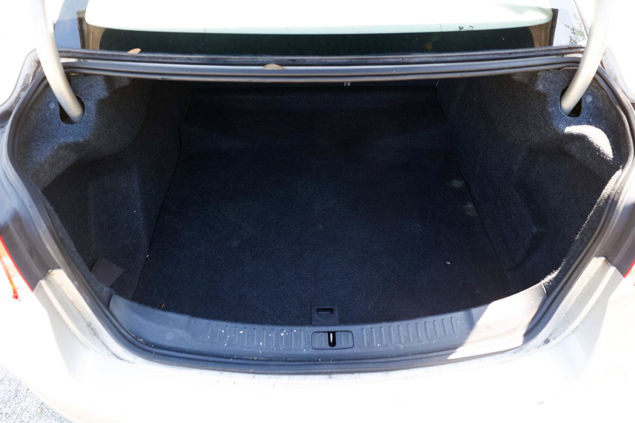 Used 2013 Chevrolet Malibu LT w/ Power Convenience Package FWD image 23