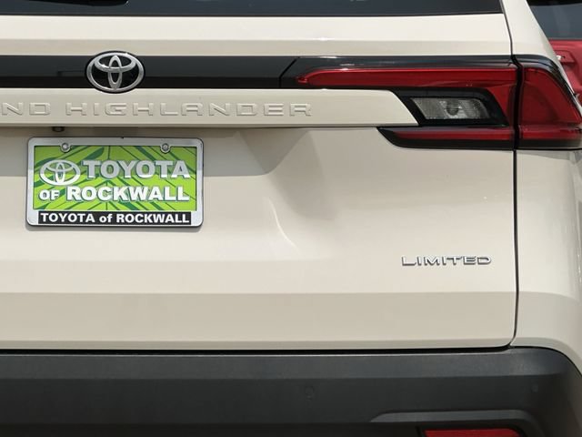 Used 2024 Toyota Grand Highlander AWD image 6