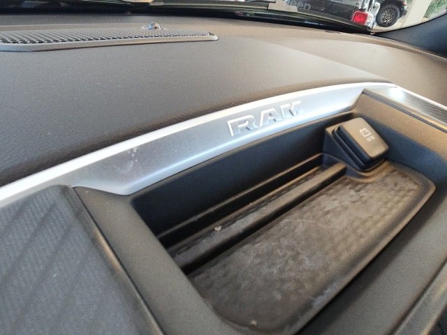 New 2026 RAM 1500 4x4 Crew Cab image 52