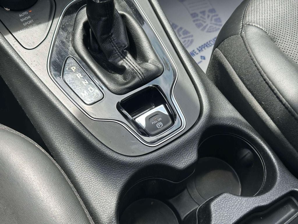 Used 2019 Jeep Cherokee Limited AWD/4WD image 34