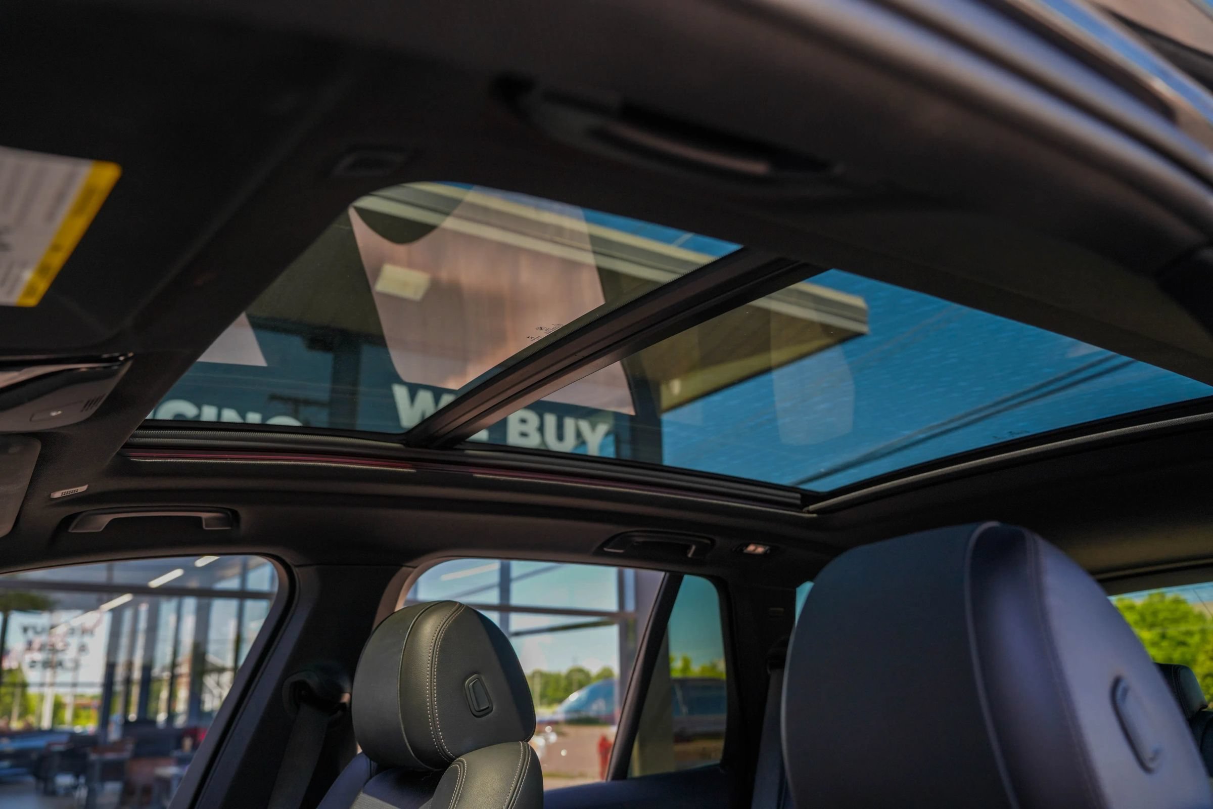 Used 2019 BMW X5 xDrive40i w/ M Sport Package AWD/4WD image 14