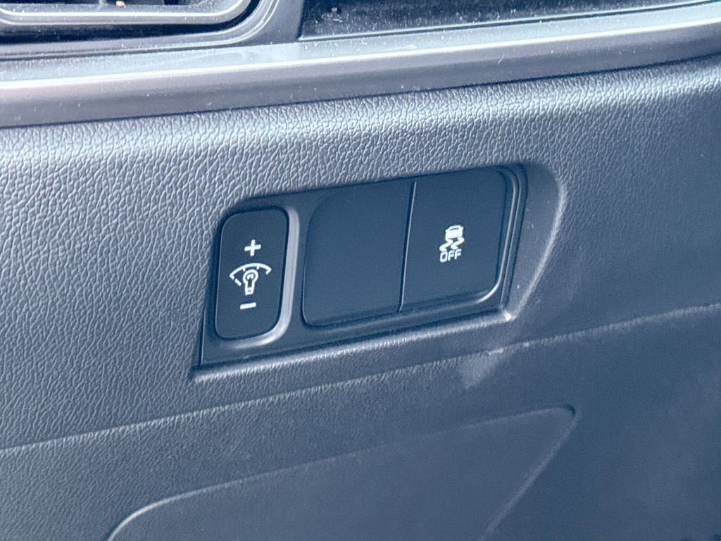 Used 2024 Kia Sorento S image 15