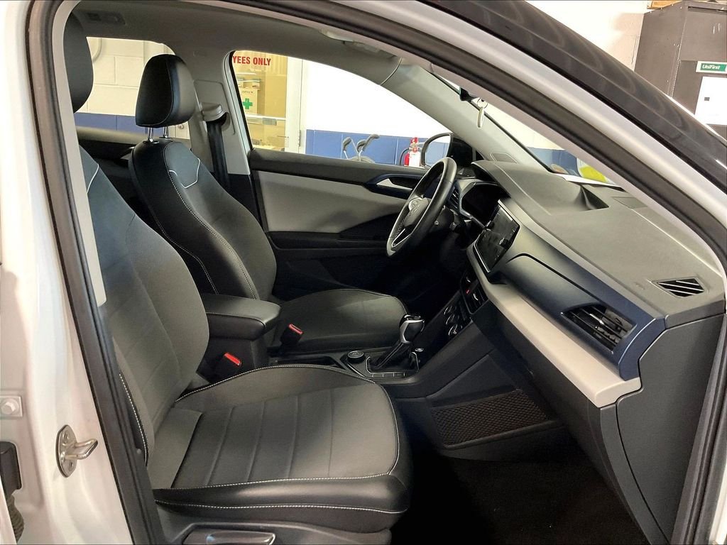 Used 2023 Volkswagen Taos SE AWD/4WD image 11
