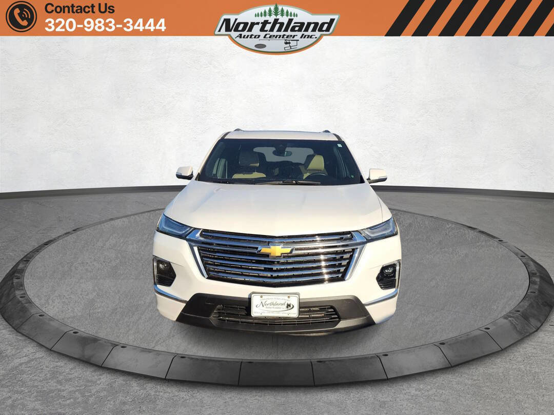 Used 2023 Chevrolet Traverse Premier AWD/4WD image 2