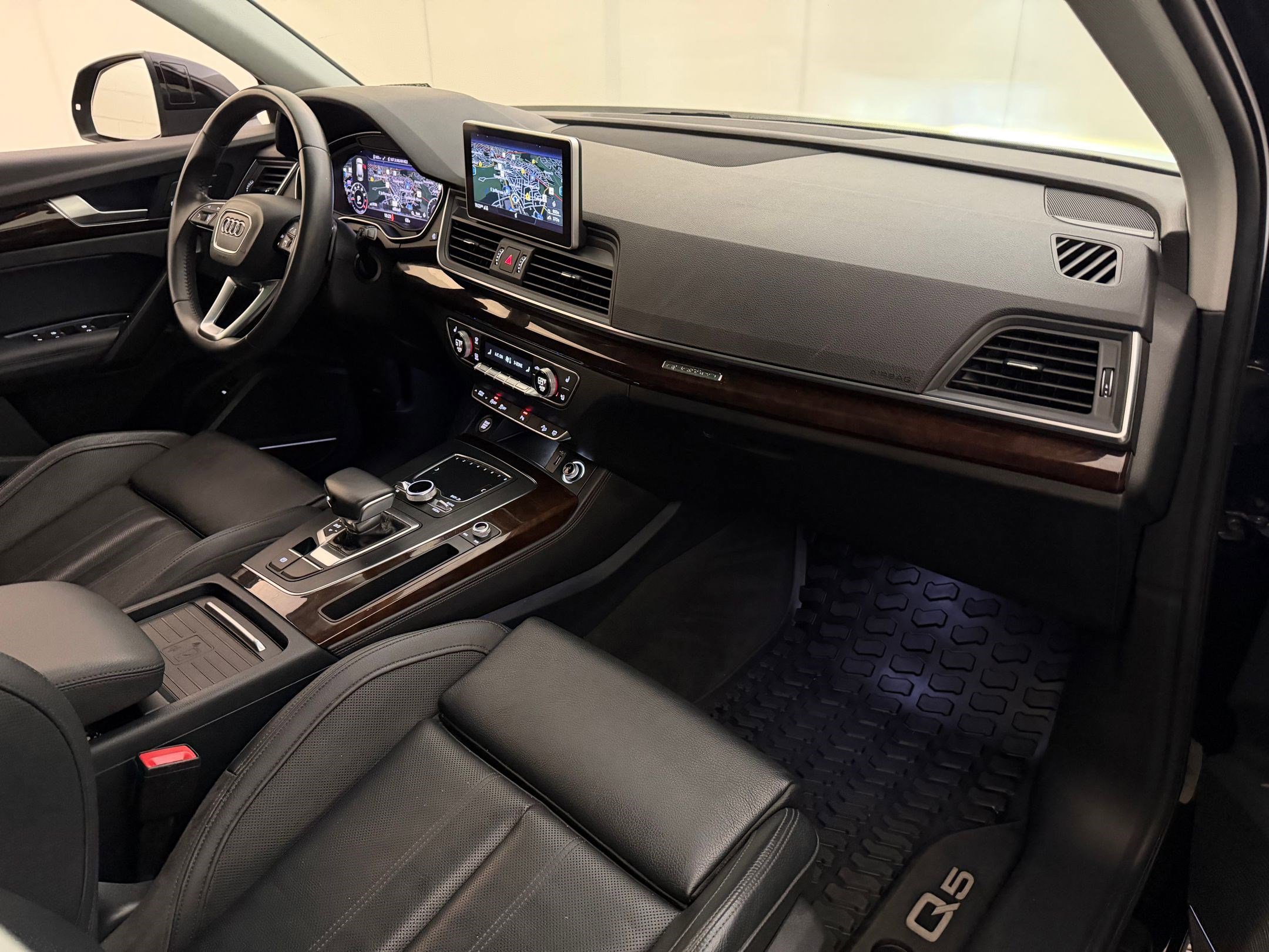 Used 2019 Audi Q5 2.0T Premium Plus w/ Premium Plus Package AWD/4WD image 31