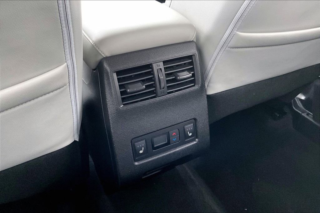 Used 2024 Mitsubishi Outlander SEL image 33