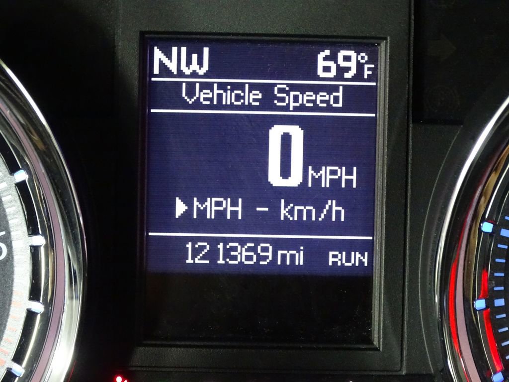 Used 2014 Chrysler Town & Country Touring image 35