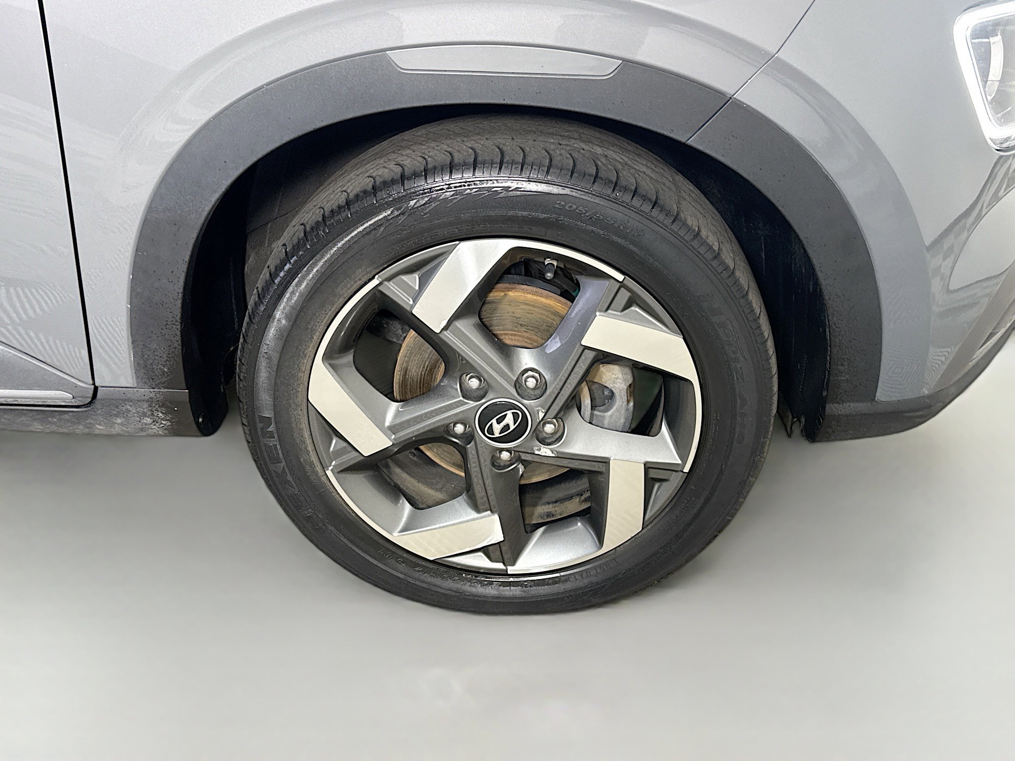 Used 2022 Hyundai Venue Limited w/ Cargo Package FWD image 32