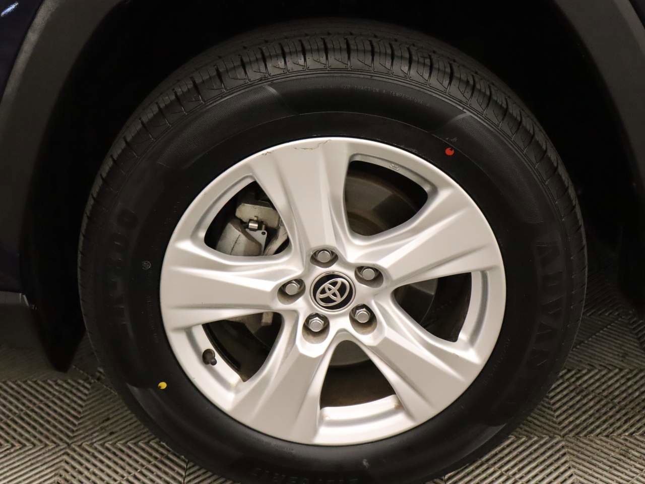 Used 2021 Toyota RAV4 XLE image 6