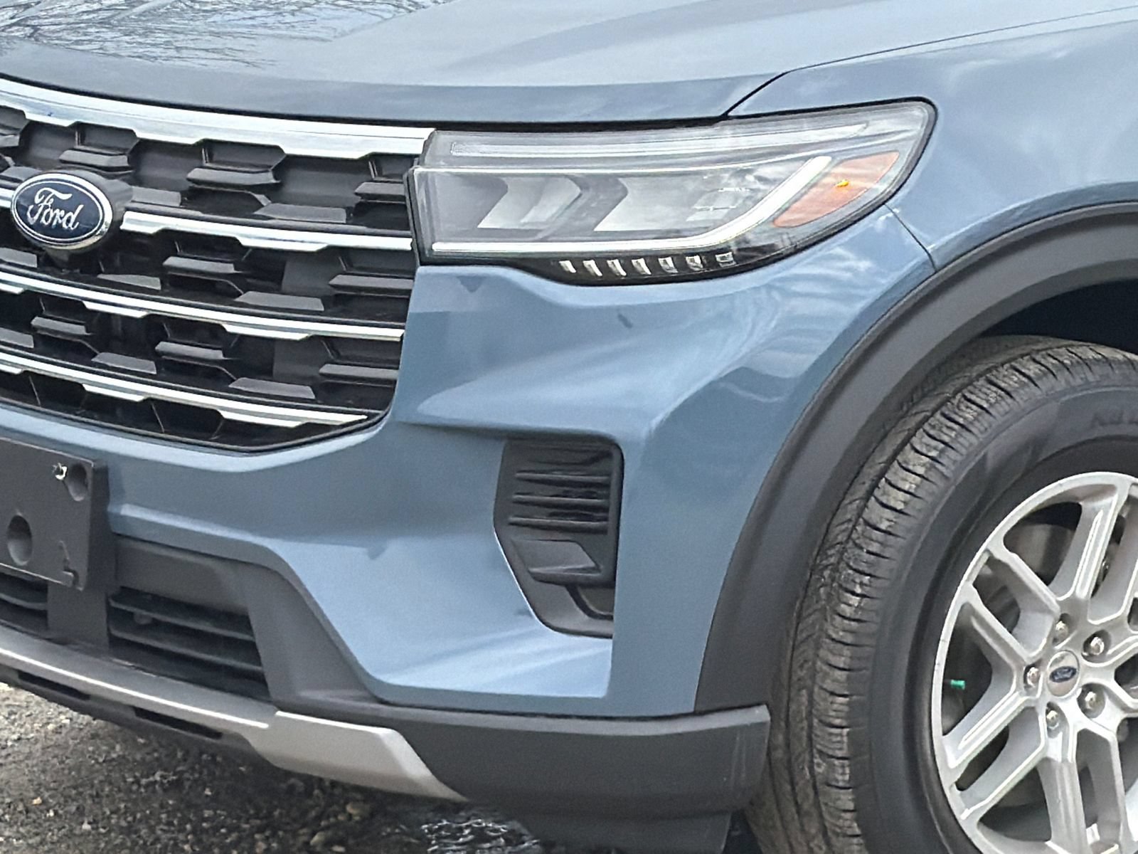 New 2026 Ford Explorer Active AWD/4WD image 2