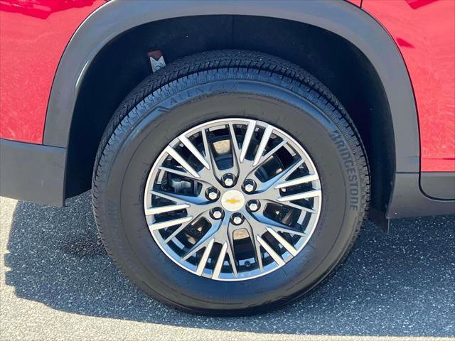 Used 2025 Chevrolet Traverse LT image 10