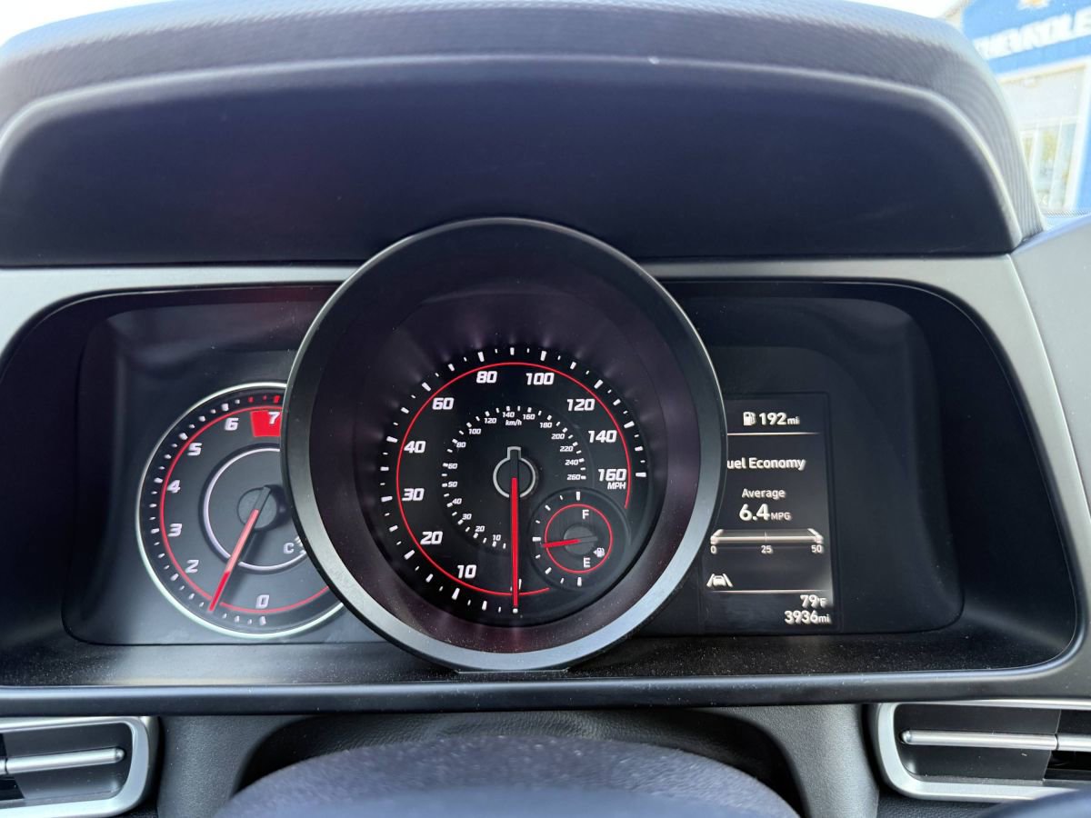 Used 2022 Hyundai Elantra SEL image 9