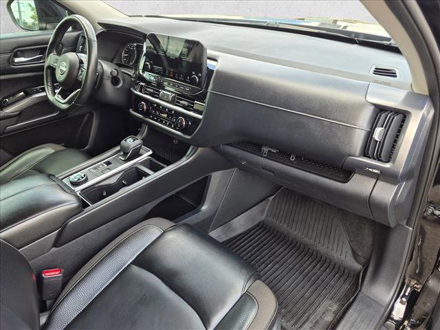 Used 2022 Nissan Pathfinder SL AWD/4WD image 23