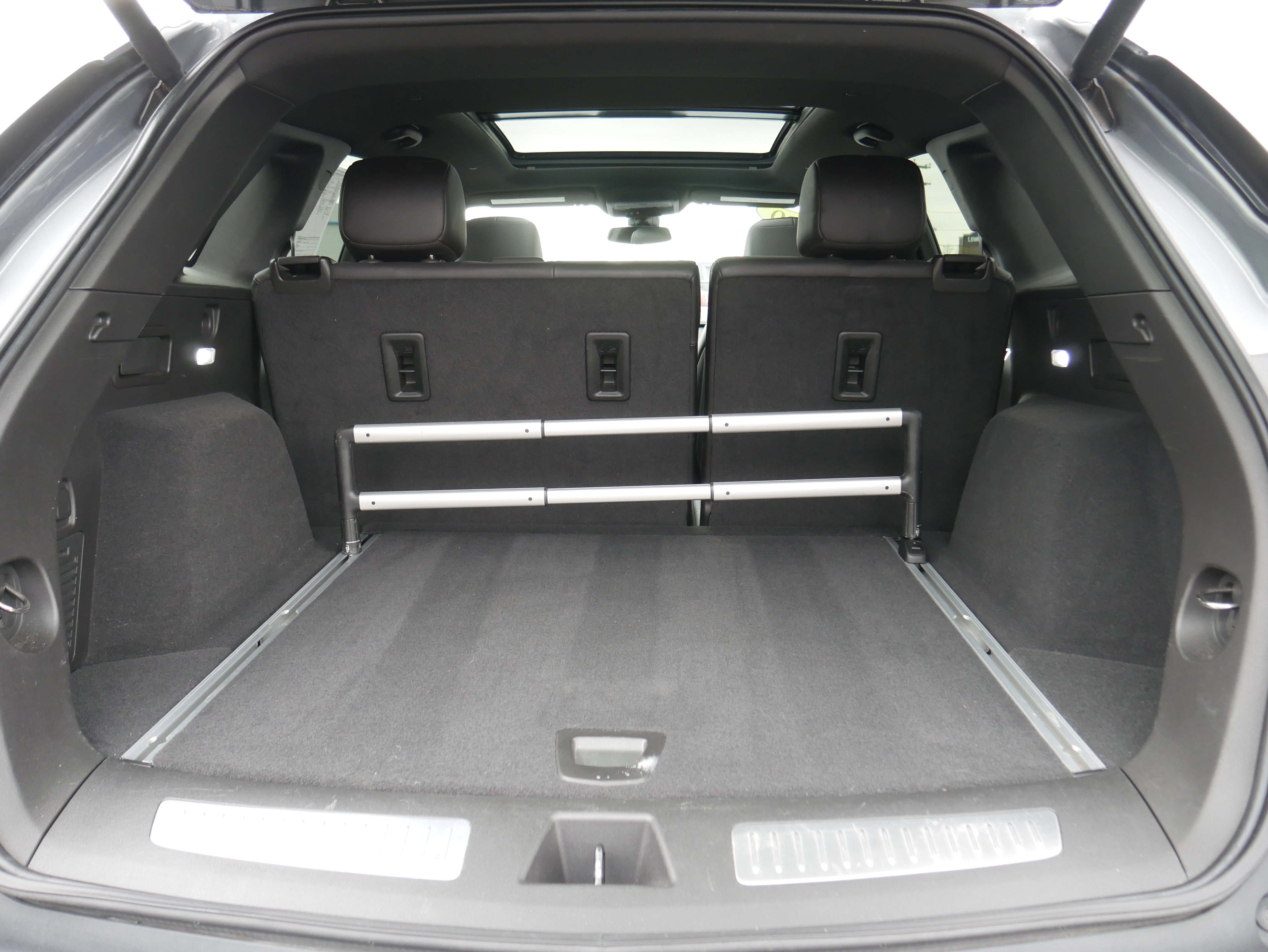 Certified 2020 Cadillac XT5 Premium Luxury w/ LPO, Floor Liner Package image 11