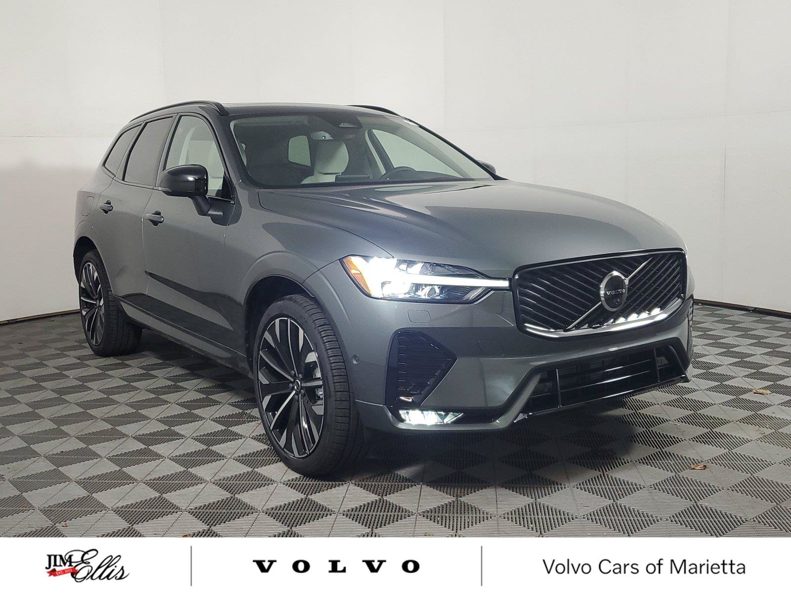 New 2027 Volvo XC60 B5 Ultra AWD/4WD image 1