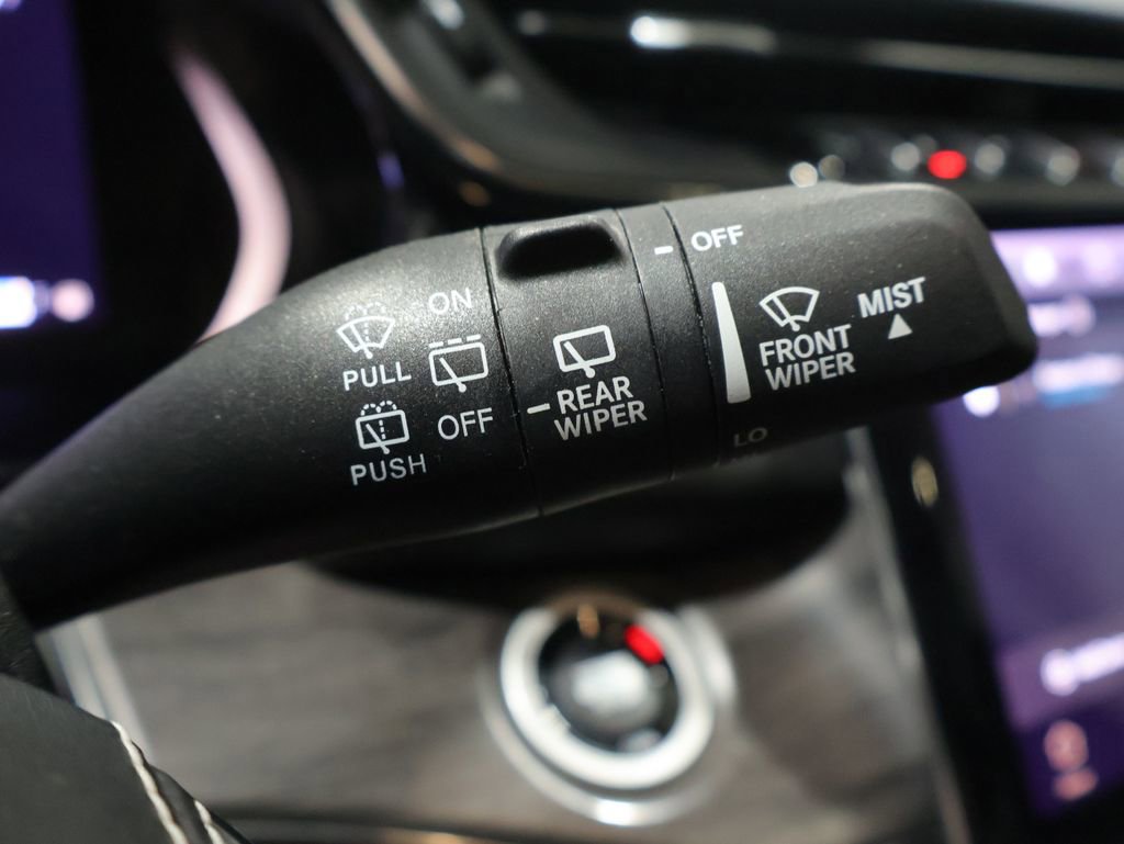 Used 2023 Jeep Grand Cherokee Overland AWD/4WD image 41
