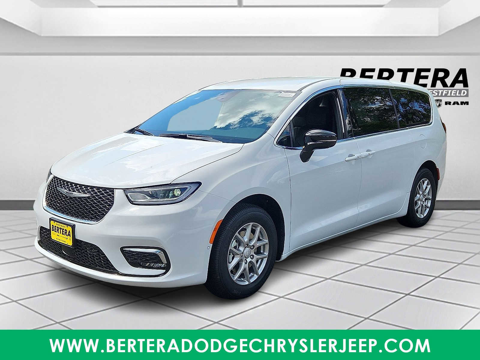 New 2026 Chrysler Pacifica Select image 2