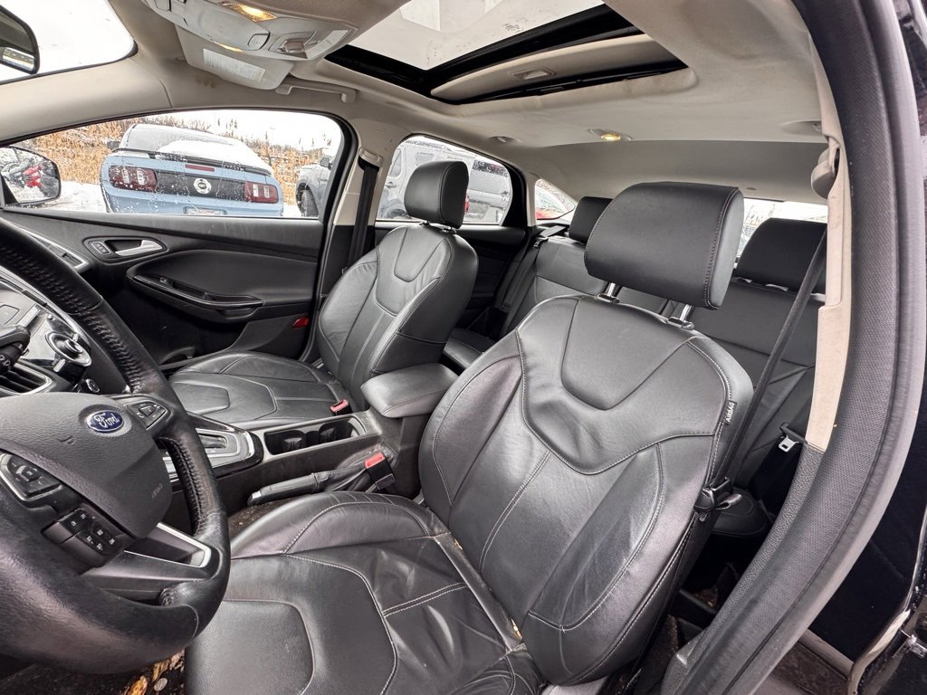 Used 2016 Ford Focus Titanium w/ Titanium Cold Weather Package image 9