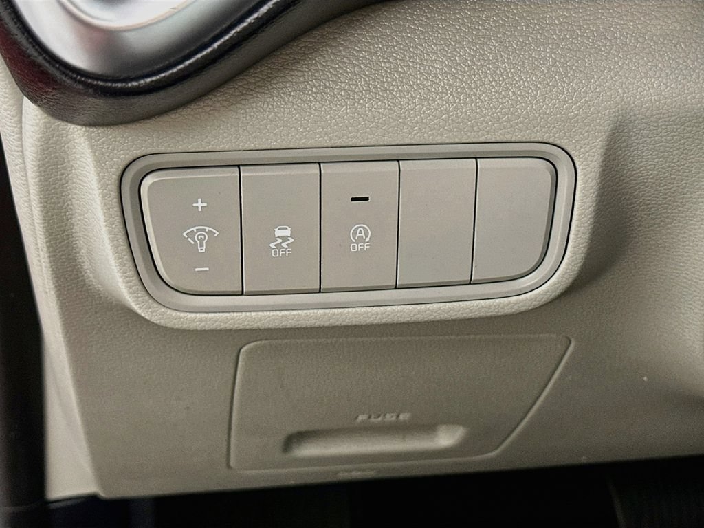 Certified 2023 Kia Soul LX FWD image 13