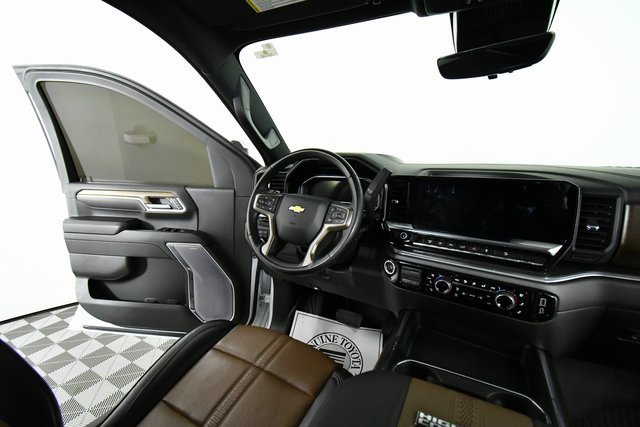 Used 2024 Chevrolet Silverado 3500 High Country w/ Technology Package image 20