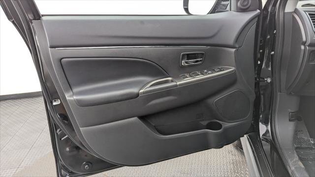 Used 2026 Mitsubishi Outlander Sport SE image 14