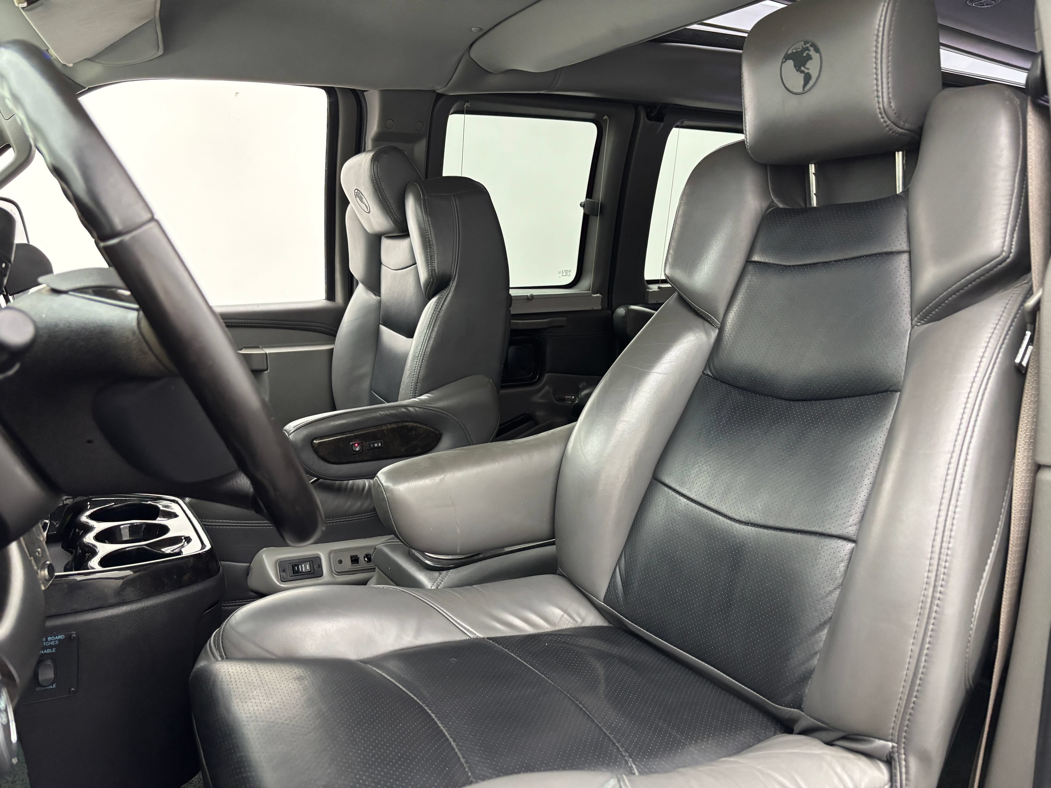Used 2020 GMC Savana 2500 Extended w/ Enhanced Convenience Package RWD image 20