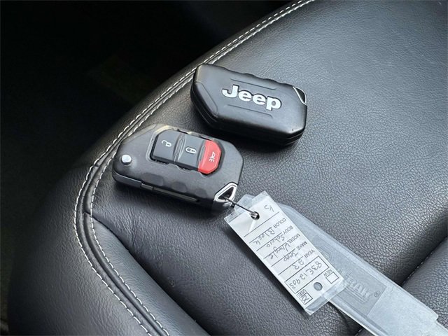 Used 2023 Jeep Wrangler Unlimited Sahara image 3