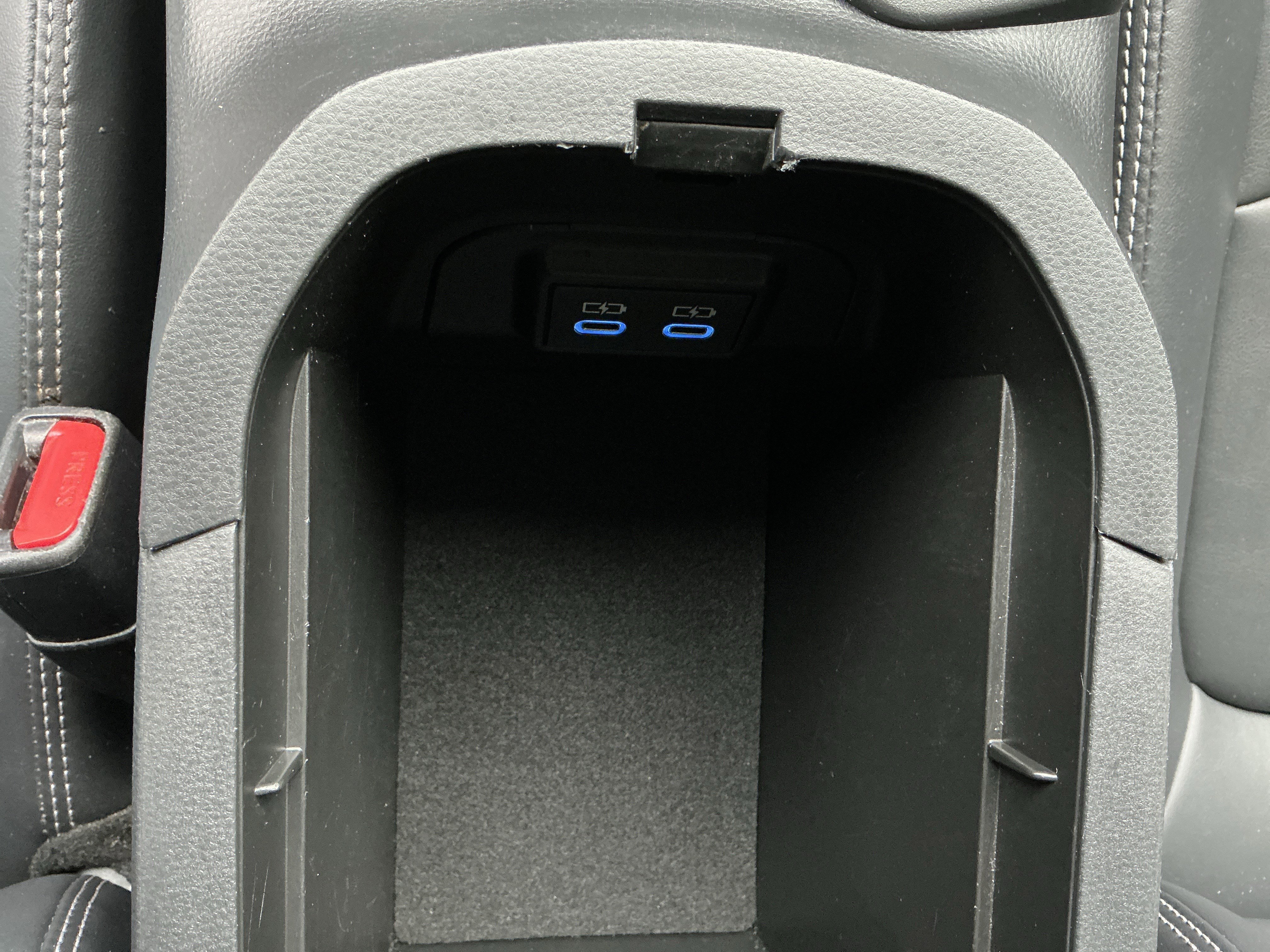 Used 2022 Toyota RAV4 XLE Premium FWD image 32