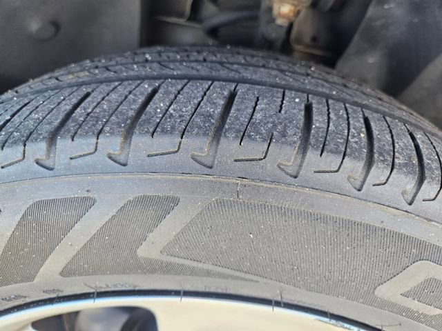 Used 2021 Dodge Challenger SXT w/ Driver Convenience Group image 28