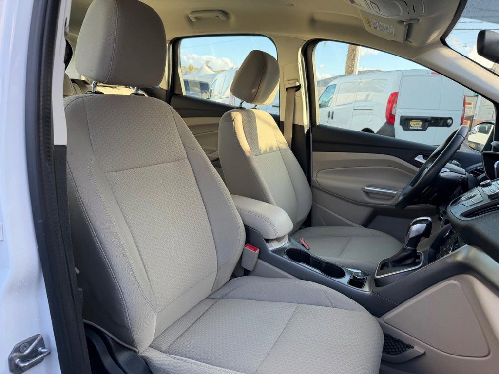 Used 2017 Ford C-MAX SE w/ Interior Protection Package image 22