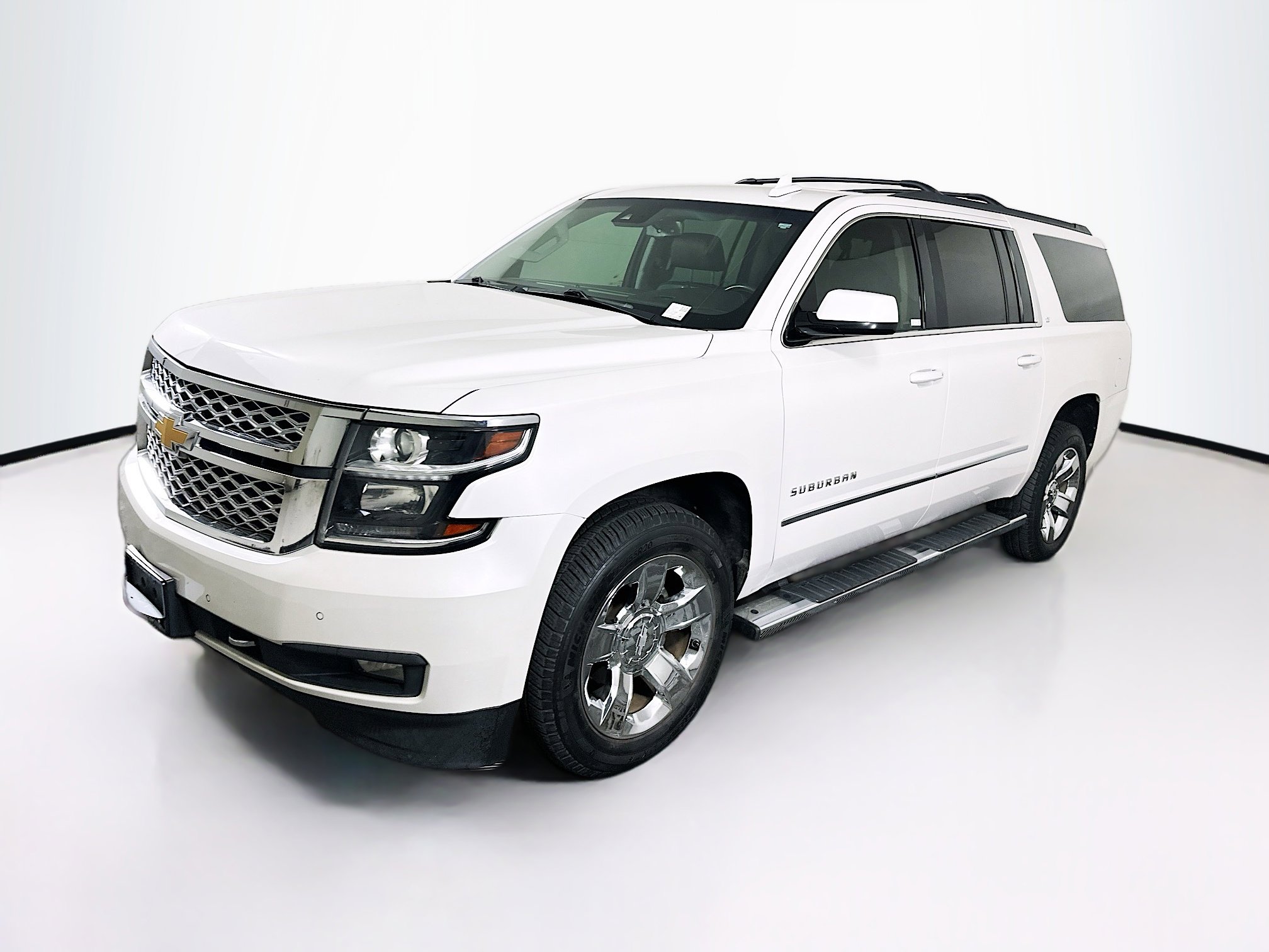 Used 2017 Chevrolet Suburban LT w/ LT Signature Package RWD image 3