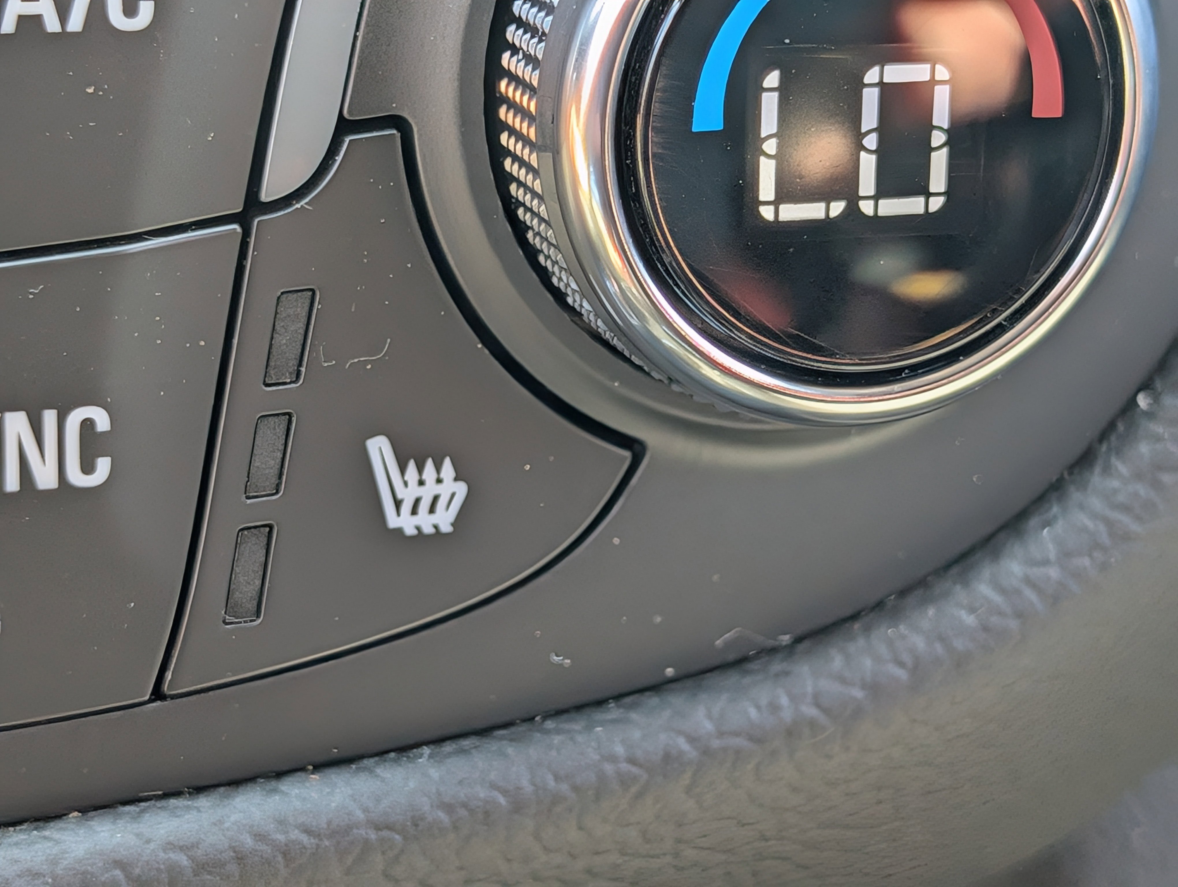 Used 2022 Chevrolet Equinox LT w/ Driver Convenience Package image 24