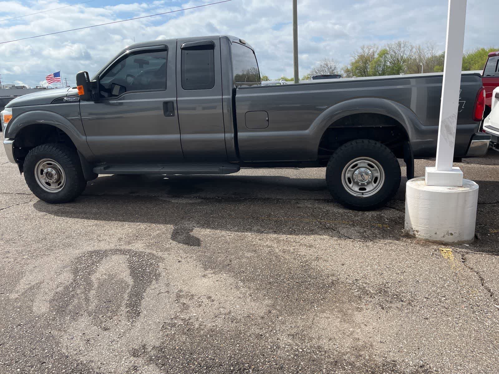 Used 2015 Ford F250 XL w/ XL Appearance Package AWD/4WD image 8
