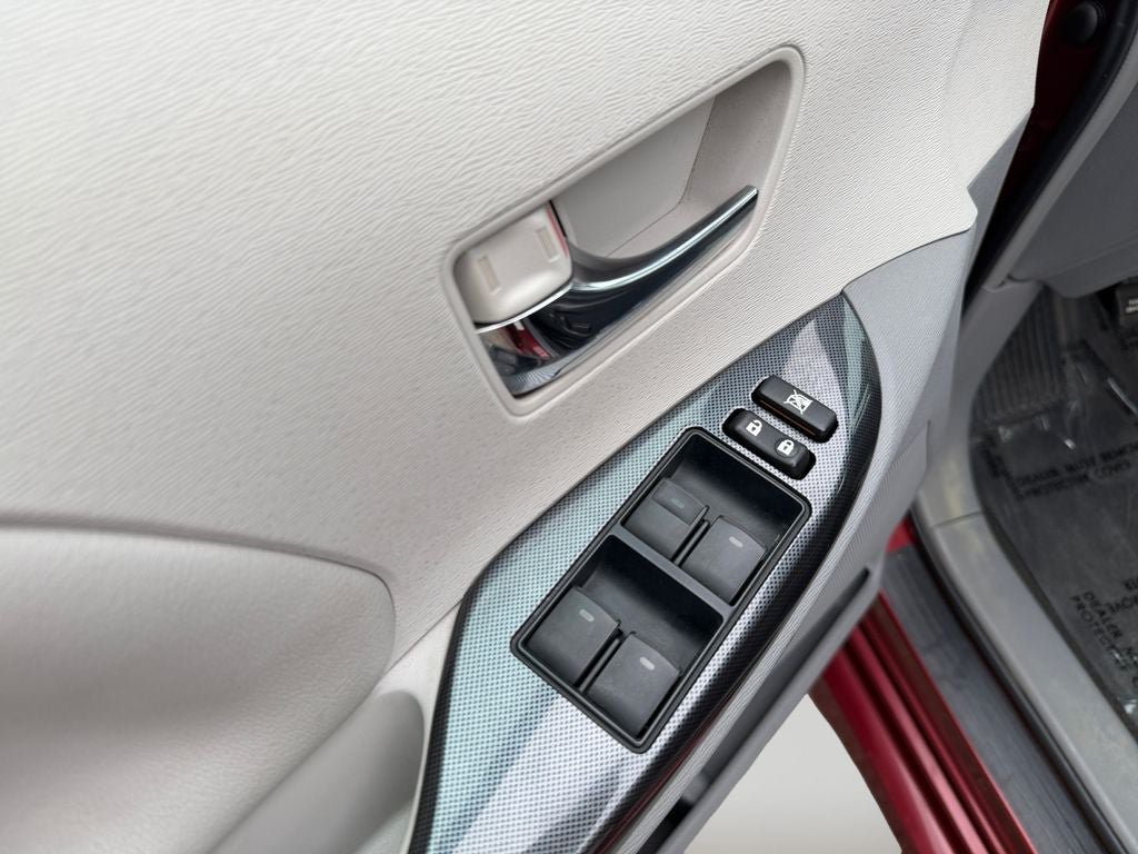 Used 2013 Toyota Sienna SE FWD image 21
