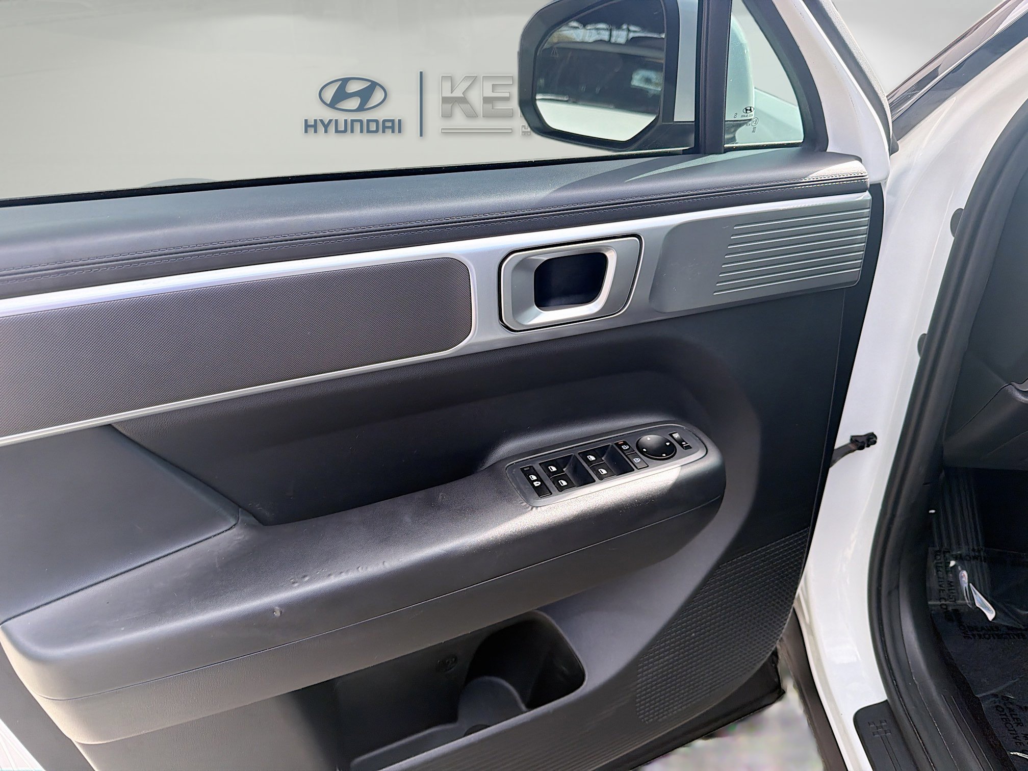 Used 2025 Hyundai Santa Fe SE FWD image 14