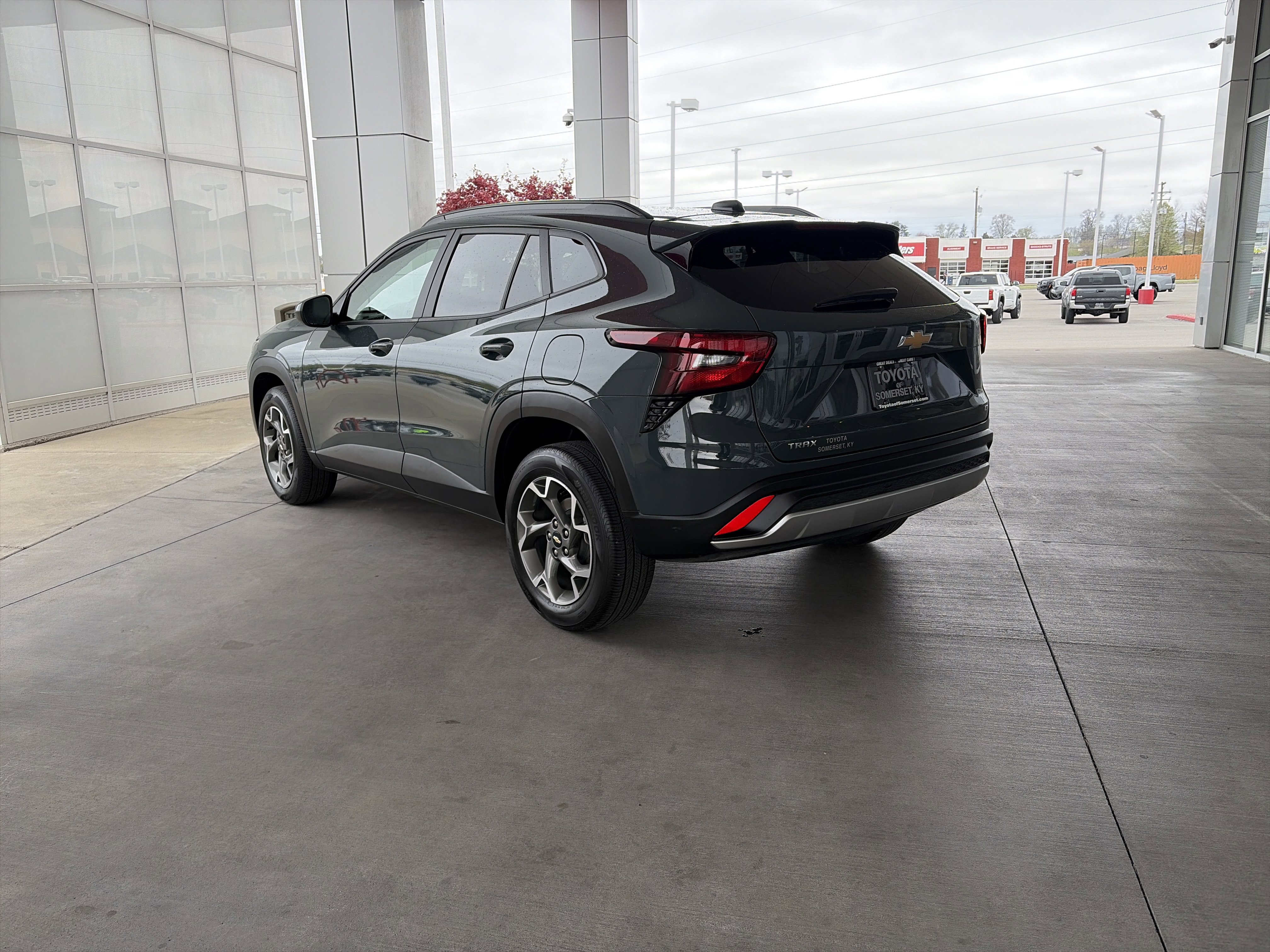 Used 2025 Chevrolet Trax LT image 8