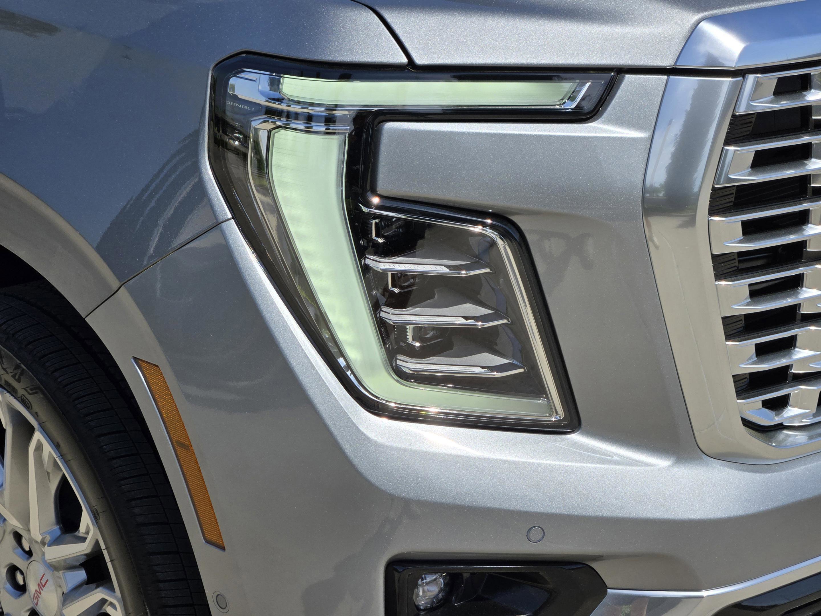 Used 2026 GMC Yukon Denali w/ Denali Reserve Package image 34