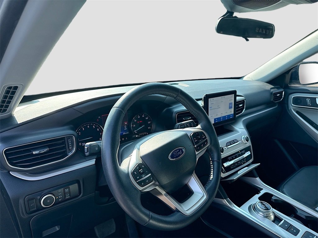 Used 2024 Ford Explorer XLT w/ Equipment Group 202A image 11