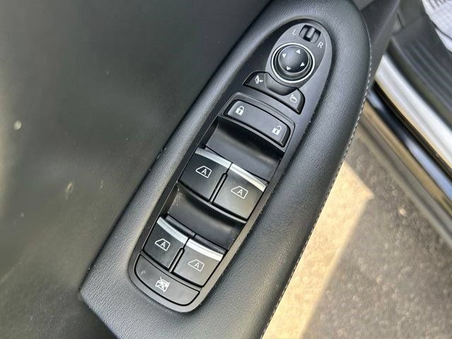 Used 2022 INFINITI QX50 Luxe FWD image 12