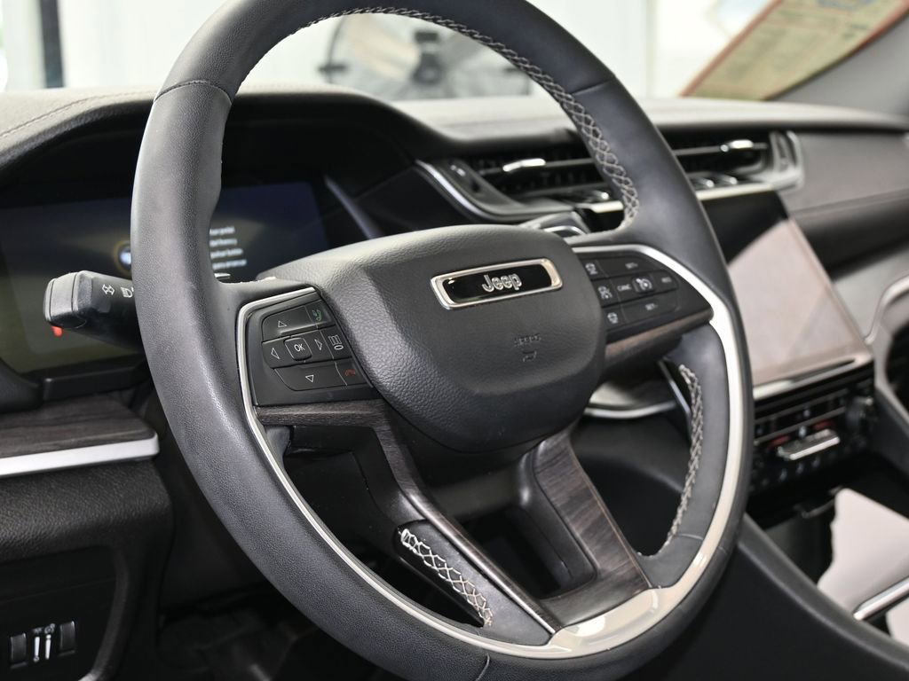 Used 2023 Jeep Grand Cherokee L Limited image 14
