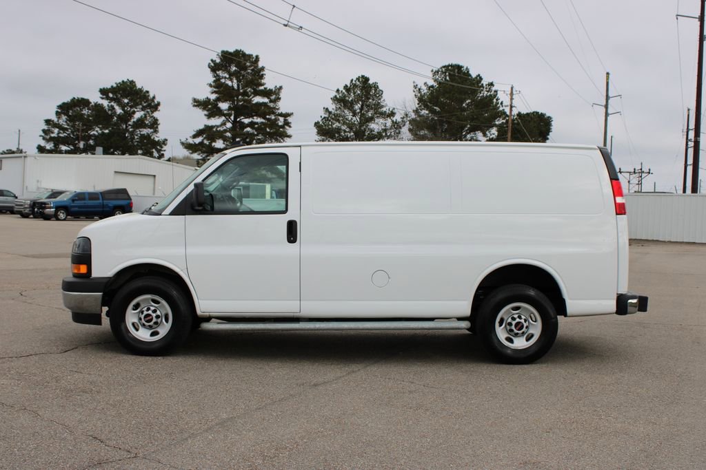 Used 2024 GMC Savana 2500 w/ Driver Convenience Package image 3