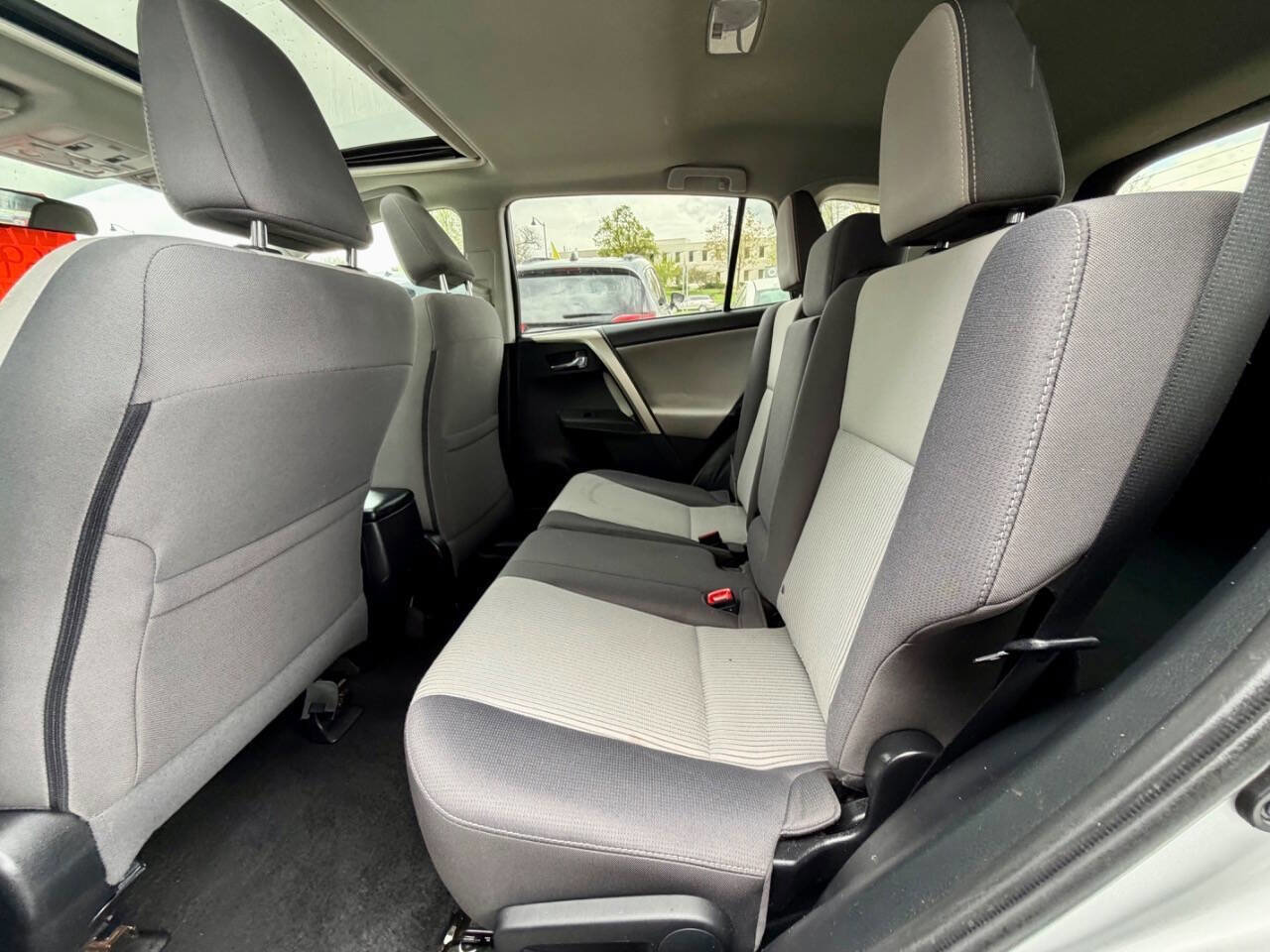 Used 2014 Toyota RAV4 XLE AWD/4WD image 36