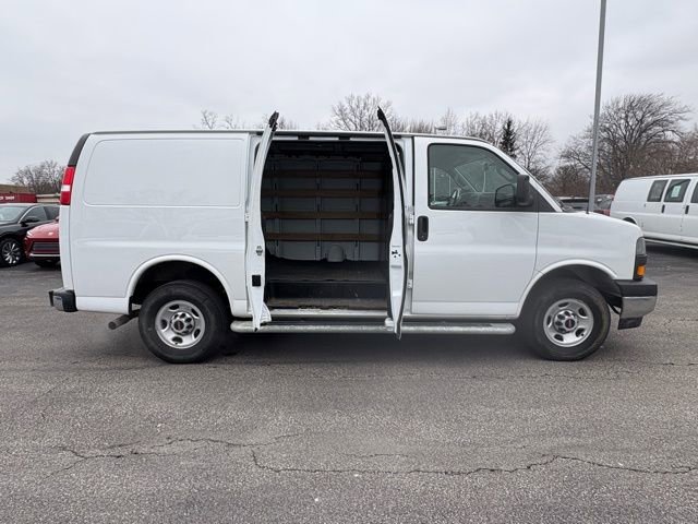 Used 2024 GMC Savana 2500 w/ Driver Convenience Package image 12