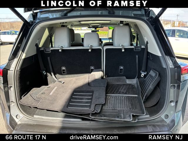 Used 2022 Nissan Pathfinder SV w/ SV Premium Package AWD/4WD image 6