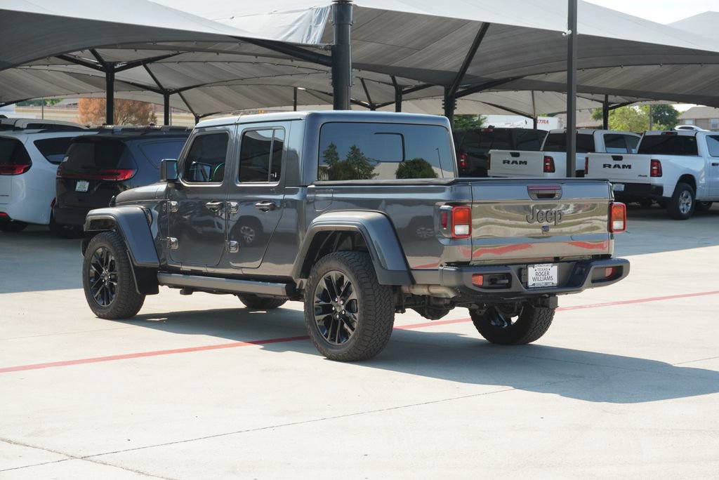 Used 2025 Jeep Gladiator Sport AWD/4WD image 3