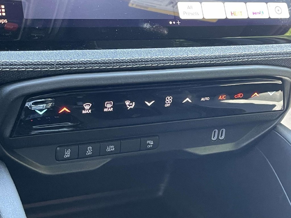 New 2026 Jeep Cherokee Laredo AWD/4WD image 35
