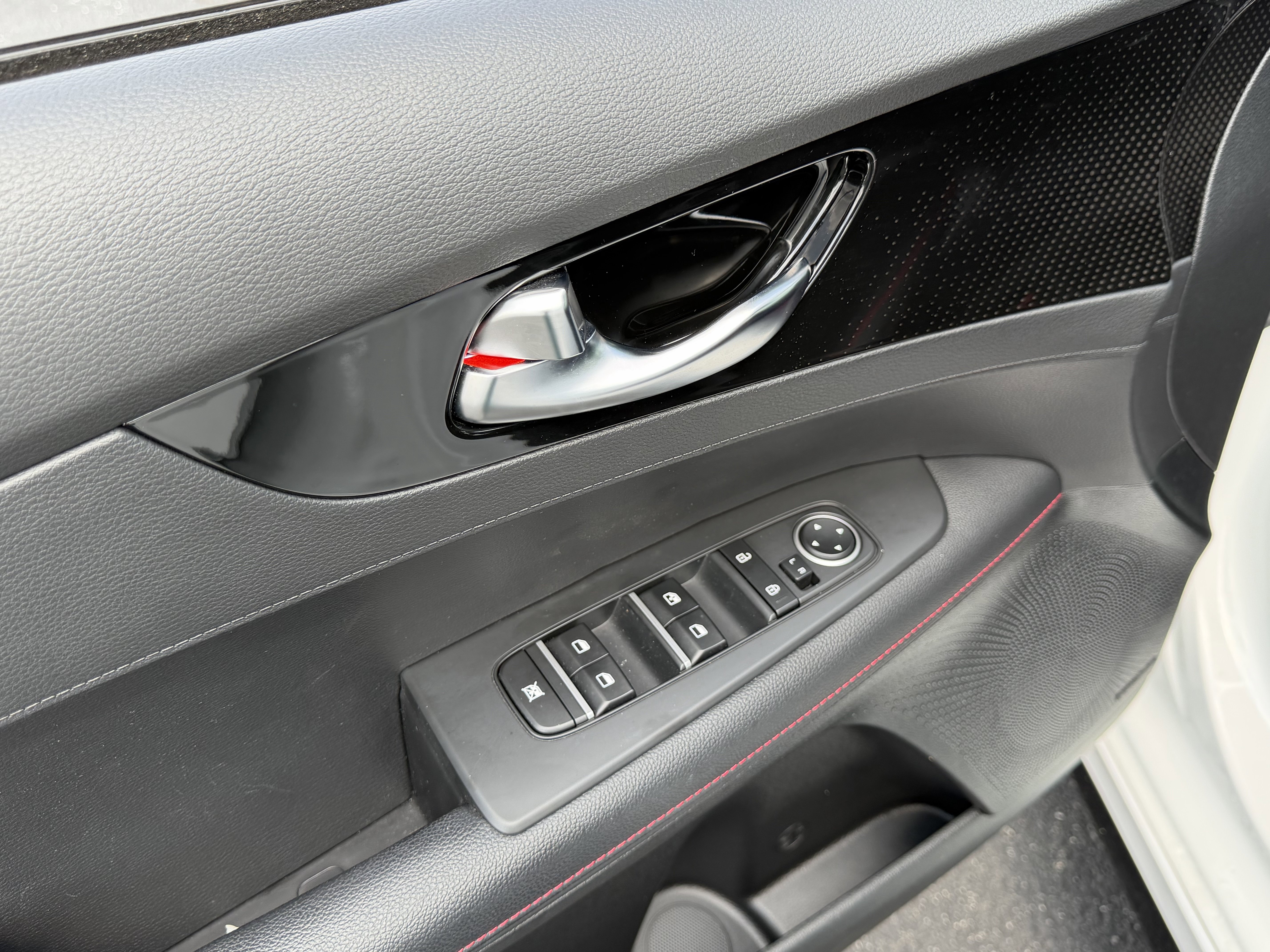 Used 2023 Kia Forte GT w/ GT2 Package image 22